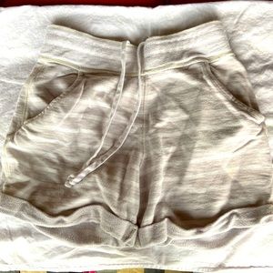 Mossimo brand shorts with pockets